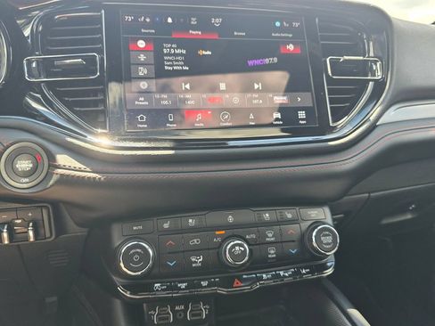 Used 2025 Dodge Durango GT AWD/4WD image 23