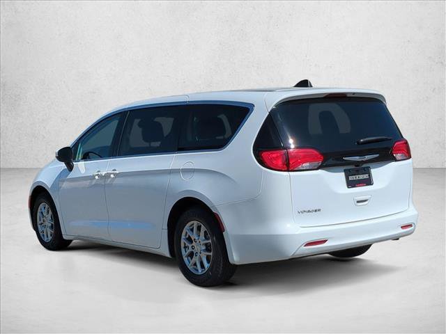 Used 2023 Chrysler Voyager LX FWD image 8