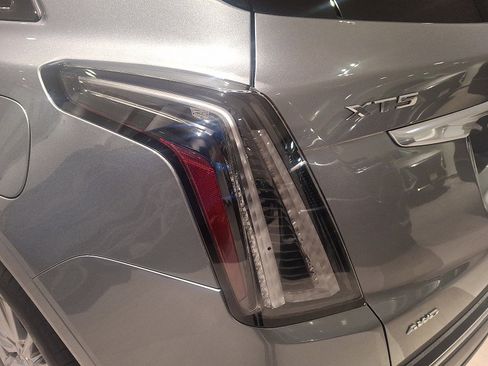 Certified 2023 Cadillac XT5 Sportv w/ Technology Package image 10