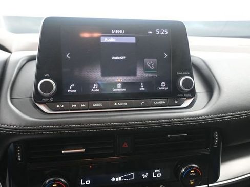 Used 2023 Nissan Rogue SV FWD image 10