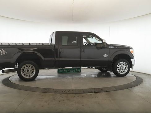 Used 2013 Ford F250 Lariat w/ Lariat Interior Pkg image 6