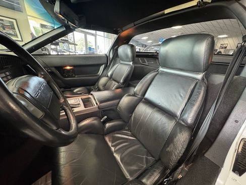 Used 1991 Chevrolet Corvette Coupe RWD image 13