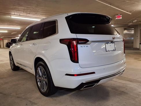 New 2025 Cadillac XT6 Premium Luxury FWD image 10