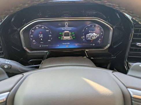 New 2026 Chevrolet Silverado 1500 LTZ w/ LTZ Premium Package AWD/4WD image 18
