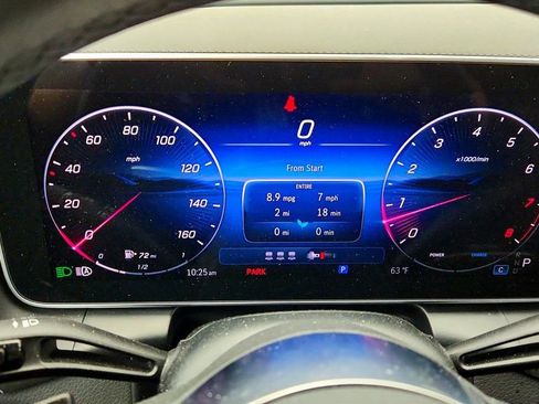 Used 2025 Mercedes-Benz GLC 300 4MATIC image 14