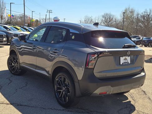 Used 2026 Nissan Kicks SR w/ SR Premium Package FWD image 14