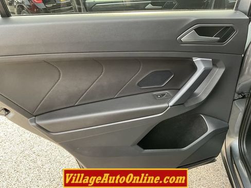 Used 2019 Volkswagen Tiguan SEL Premium AWD/4WD image 18