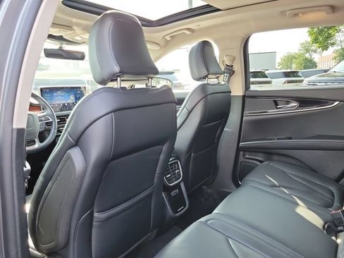 Used 2023 Lincoln Nautilus Reserve AWD/4WD image 26