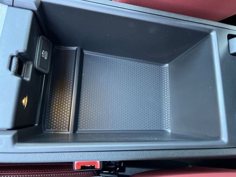 New 2025 BMW 330i xDrive Sedan w/ Convenience Package image 21