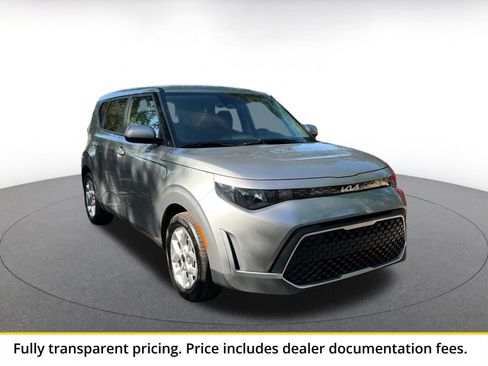 Used 2025 Kia Soul LX w/ LX Technology Package FWD image 1