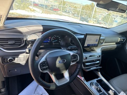 Certified 2022 Ford Explorer XLT w/ Equipment Group 202A image 13