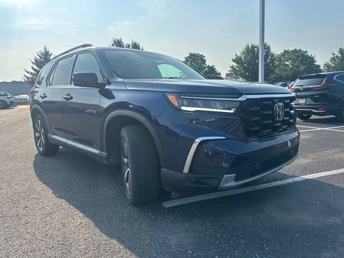 Used 2023 Honda Pilot Touring image 14