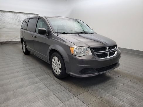 Used 2018 Dodge Grand Caravan SE w/ UConnect Hands-Free Group image 13