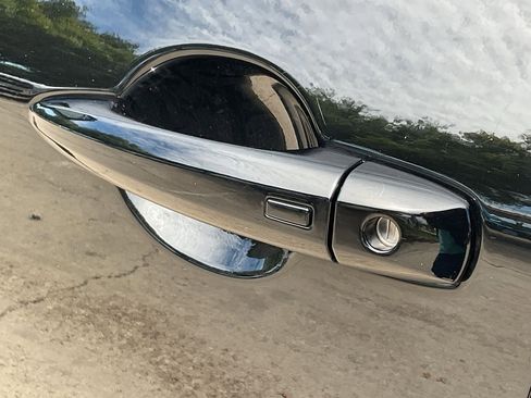 Used 2025 Nissan Rogue SV image 9