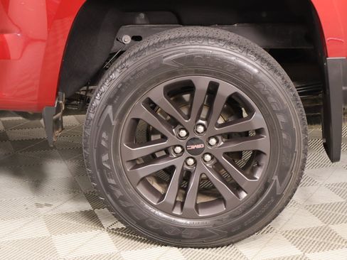 Used 2019 GMC Canyon SLE w/ Elevation Edition image 18