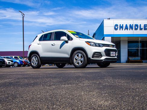 Used 2020 Chevrolet Trax LS image 9