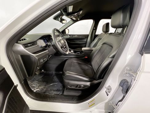 Used 2022 Jeep Grand Cherokee Altitude image 20