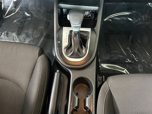 Used 2024 Kia Forte LXS image 18