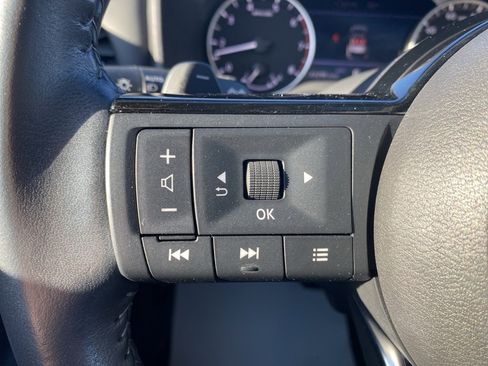 Used 2023 Nissan Rogue SL image 28