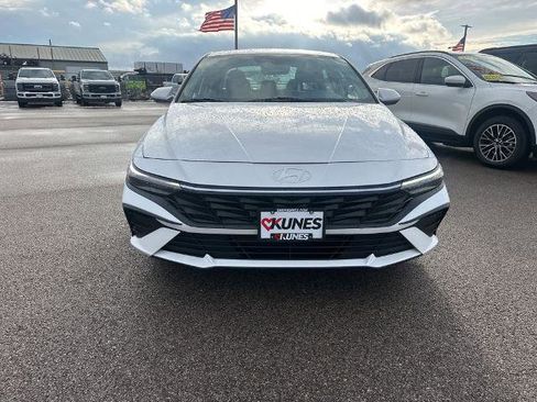 Used 2024 Hyundai Elantra SEL image 11