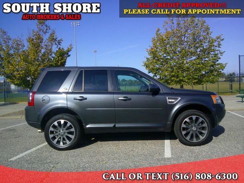 Used 2010 Land Rover LR2 HSE image 1