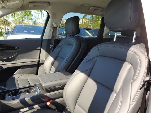 New 2026 Lincoln Nautilus Premier image 21