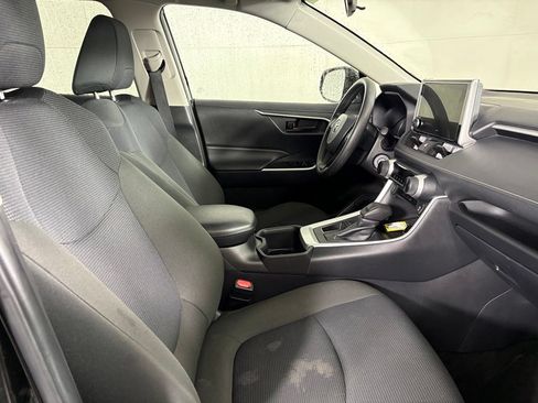 Used 2025 Toyota RAV4 LE FWD image 14