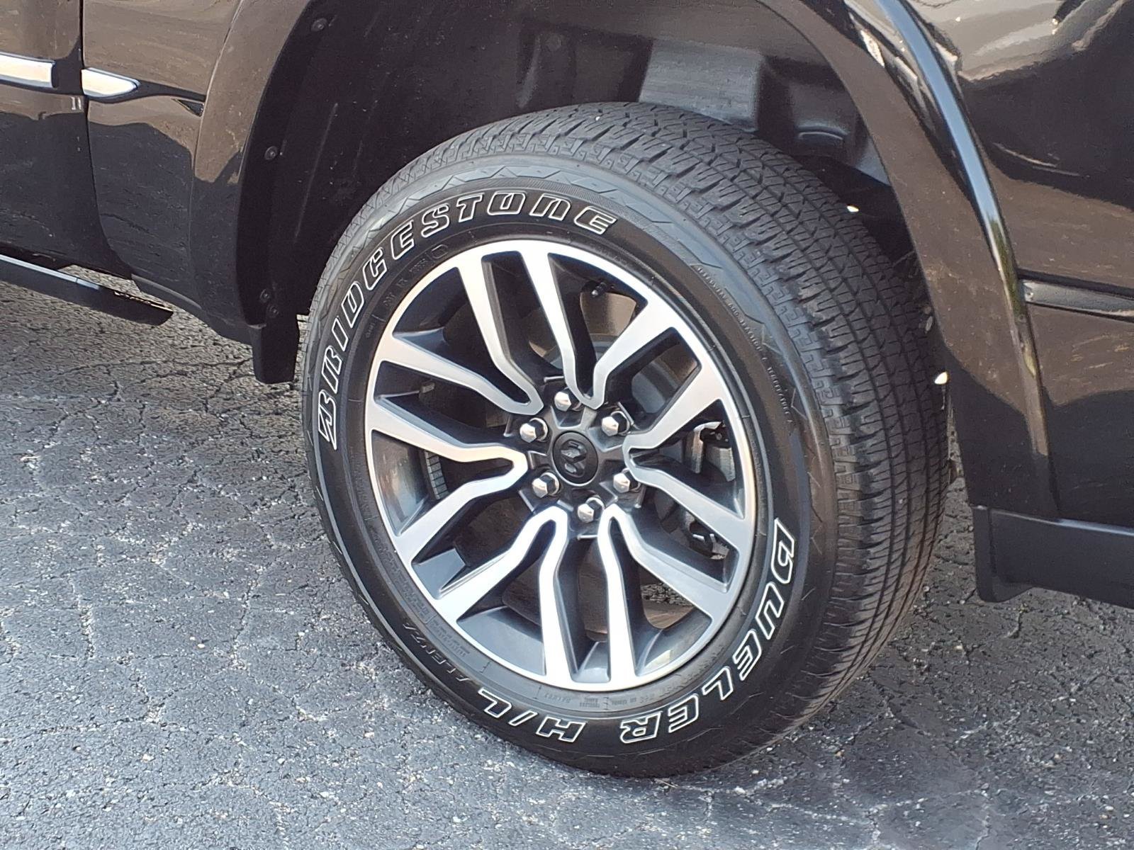 Used 2025 RAM 1500 Limited AWD/4WD image 20