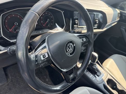 Used 2019 Volkswagen Jetta R-Line FWD image 9