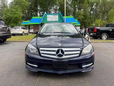 Used 2011 Mercedes-Benz C 300 4MATIC Sedan image 2