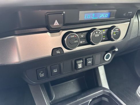 Used 2022 Toyota Tacoma SR5 w/ Technology Package RWD image 13