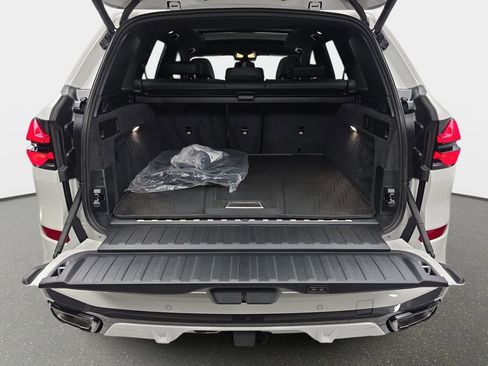 New 2026 BMW X5 xDrive50e w/ M Sport Package AWD/4WD image 12