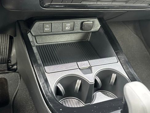 Used 2024 Toyota Prius Prime Premium image 23