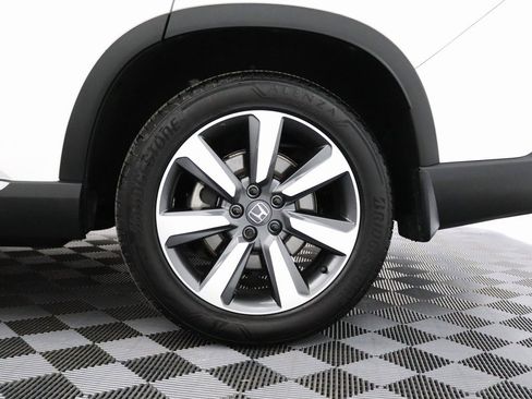 Used 2024 Honda Pilot Touring image 4