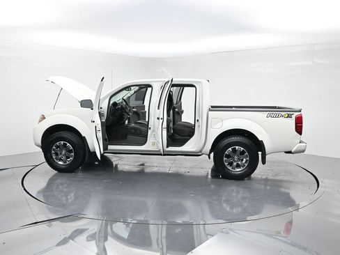 Used 2018 Nissan Frontier PRO-4X AWD/4WD image 29