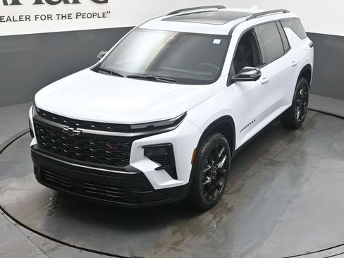 New 2026 Chevrolet Traverse RS w/ LPO, Floor Liner Package FWD image 24