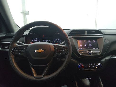 Used 2021 Chevrolet TrailBlazer LS FWD image 22