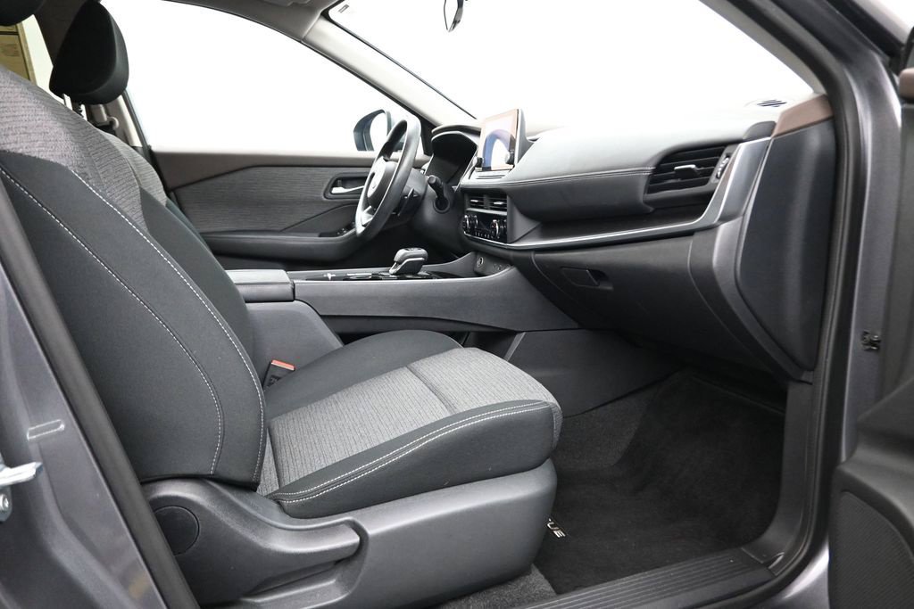 Certified 2023 Nissan Rogue SV FWD image 17