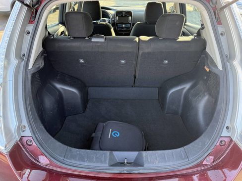 Used 2017 Nissan Leaf SV FWD image 40