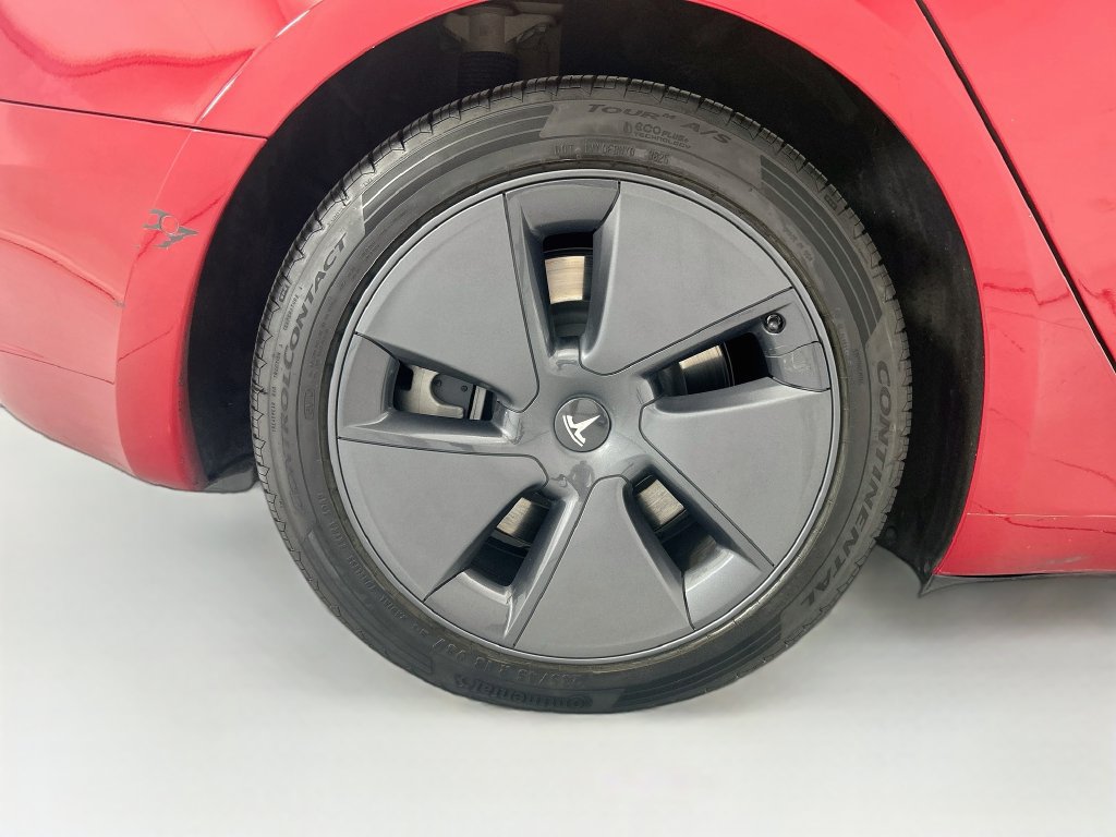 Used 2022 Tesla Model 3 Long Range AWD/4WD image 32