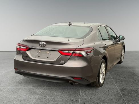 Used 2021 Toyota Camry LE AWD/4WD image 5