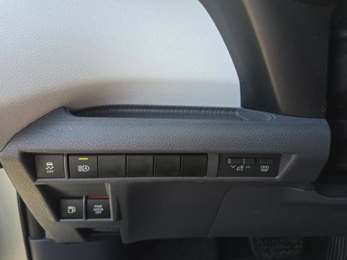 Used 2021 Toyota Sienna XSE image 22