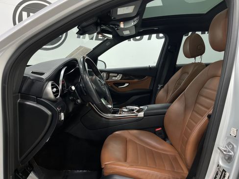 Used 2019 Mercedes-Benz GLC 350e 4MATIC image 13