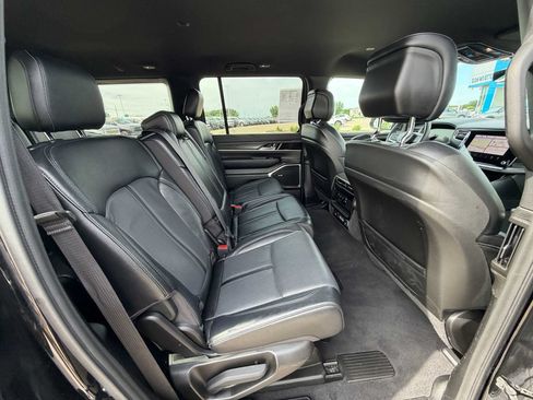 Used 2024 Jeep Wagoneer Series II w/ Flexible Seating Group AWD/4WD image 25