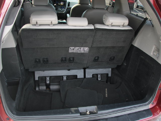 Used 2015 Toyota Sienna Limited Premium FWD image 11