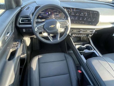 New 2026 Chevrolet Traverse LT w/ Sun and Wheel Package image 11
