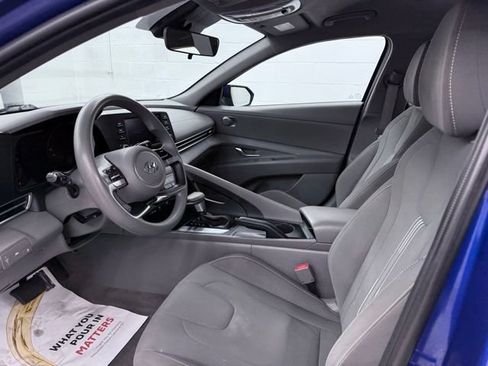 Used 2023 Hyundai Elantra SEL FWD image 14