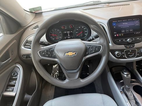 Used 2020 Chevrolet Malibu LS image 14
