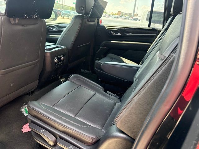 Used 2021 GMC Yukon XL Denali w/ Denali Premium Package AWD/4WD image 8