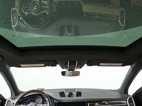 Certified 2022 Porsche Cayenne S image 19